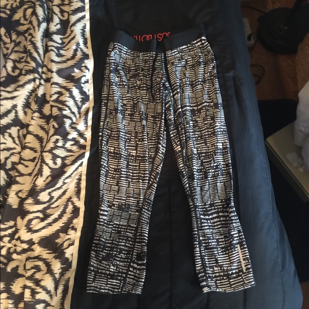 Nike PRO Dri-Fit Black&White cropped leggings SM